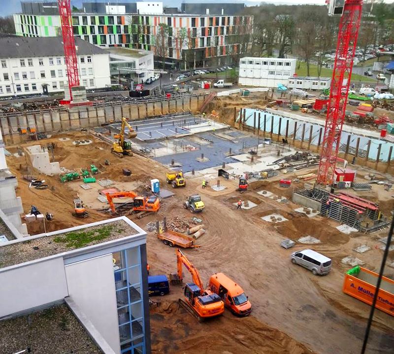 Baustelle - Tiefbau- Maschinen