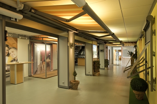 Auswahl an Markisen und Rollläden